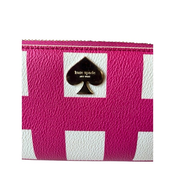 KATE SPADE Pink And White Striped Faux Leather Zip Around  Kate Spade Women\'s Leather Wallet Pink White Checkered Zip Around 8 x 4\
